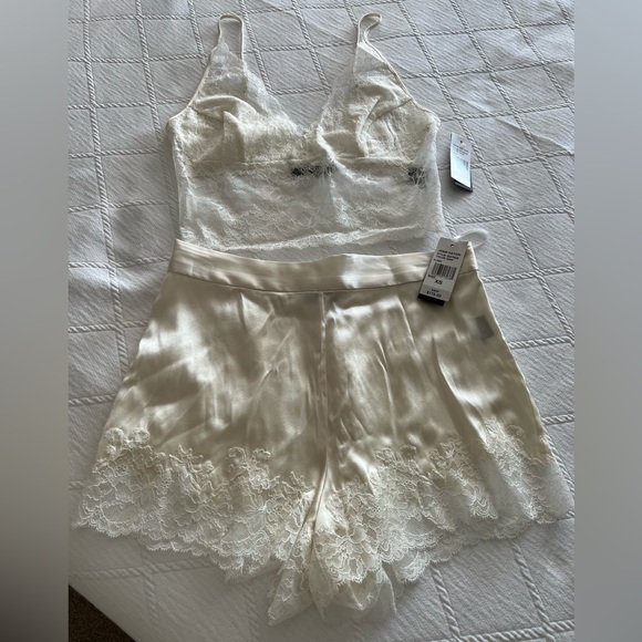 NWT JOSIE NATORI SLEEK LACE PJ SET - Picture 1 of 10
